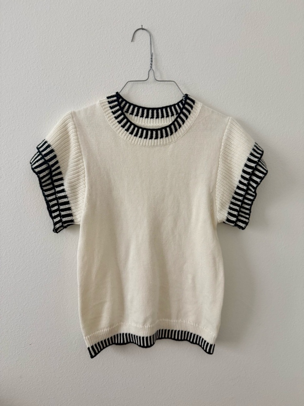 Cream Short Sleeve Knit Top with Black Trim